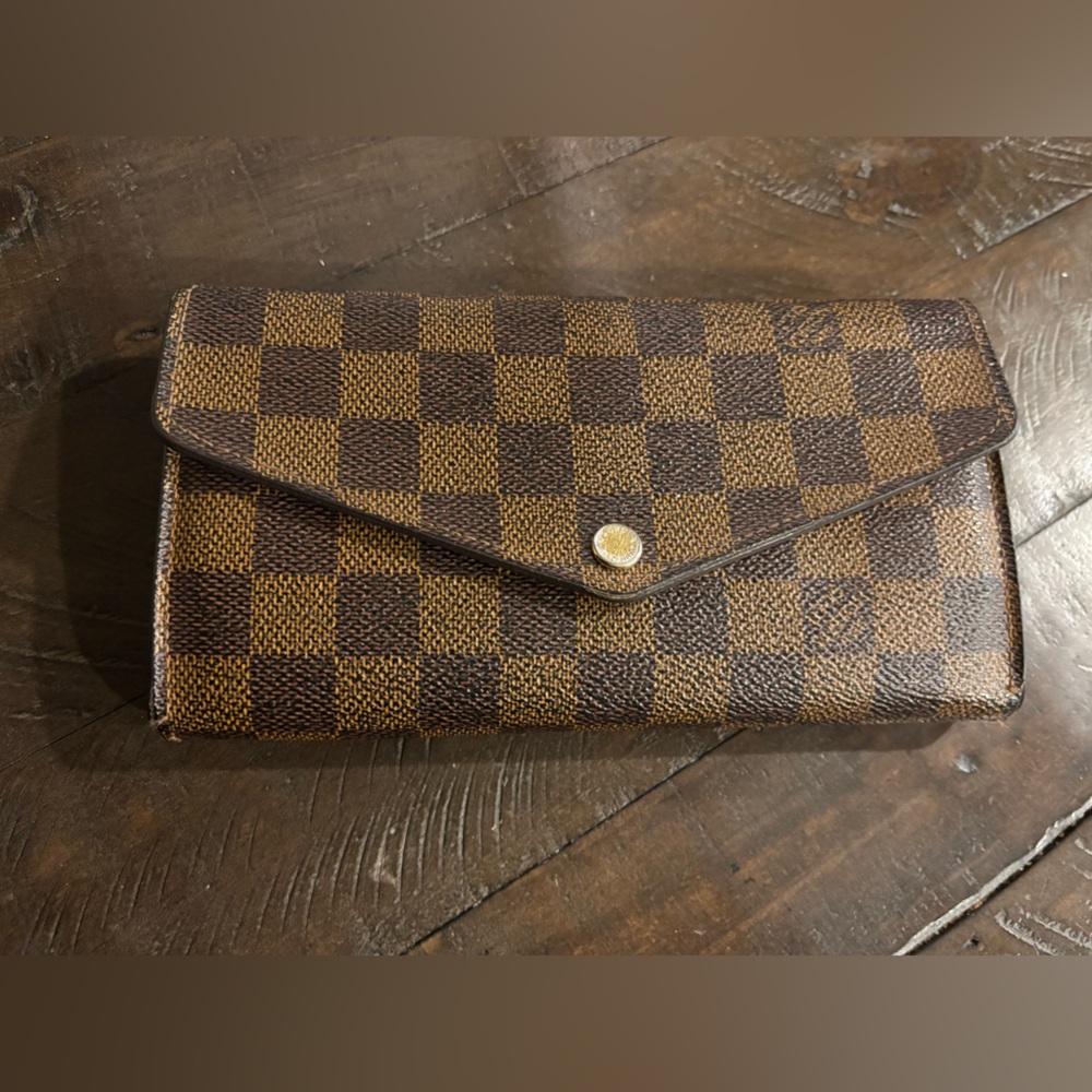 Louis Vuitton Sarah Damier Ebene Wallet